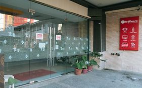 Reddoorz Plus At Winter Benitez